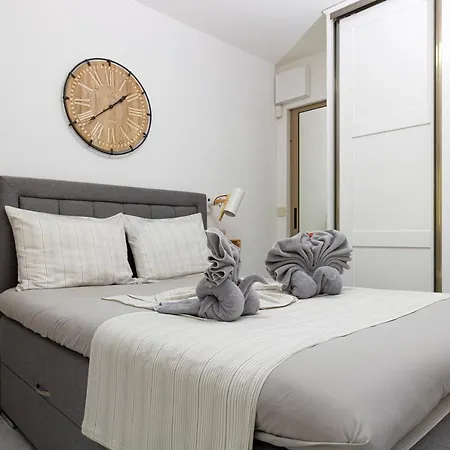 Апартамент Stylish 1bd Flat With A Terrace Near The Centre Of By Flat Mаnager Пловдив